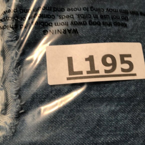 Almost Famous Jeans 11 31 Destroyed Distressed Torn Holes Acid Wash Skinny Blue - Picture 12 of 12